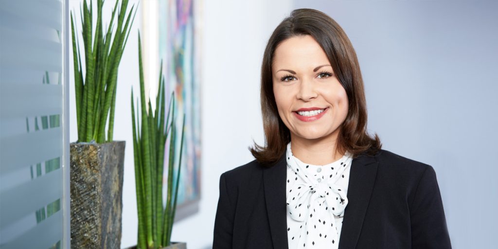 Dr. Lena Kuzbida, LL.M. Rechtsanwältin und Notarin